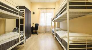 Гостиница Ussuri-Hostel Екатеринбург Место на двухъярусной кровати в общем 8-местном номере для мужчин-1