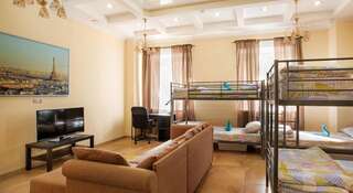 Гостиница Ussuri-Hostel Екатеринбург Кровать в общем 6-местном номере для мужчин и женщин-4